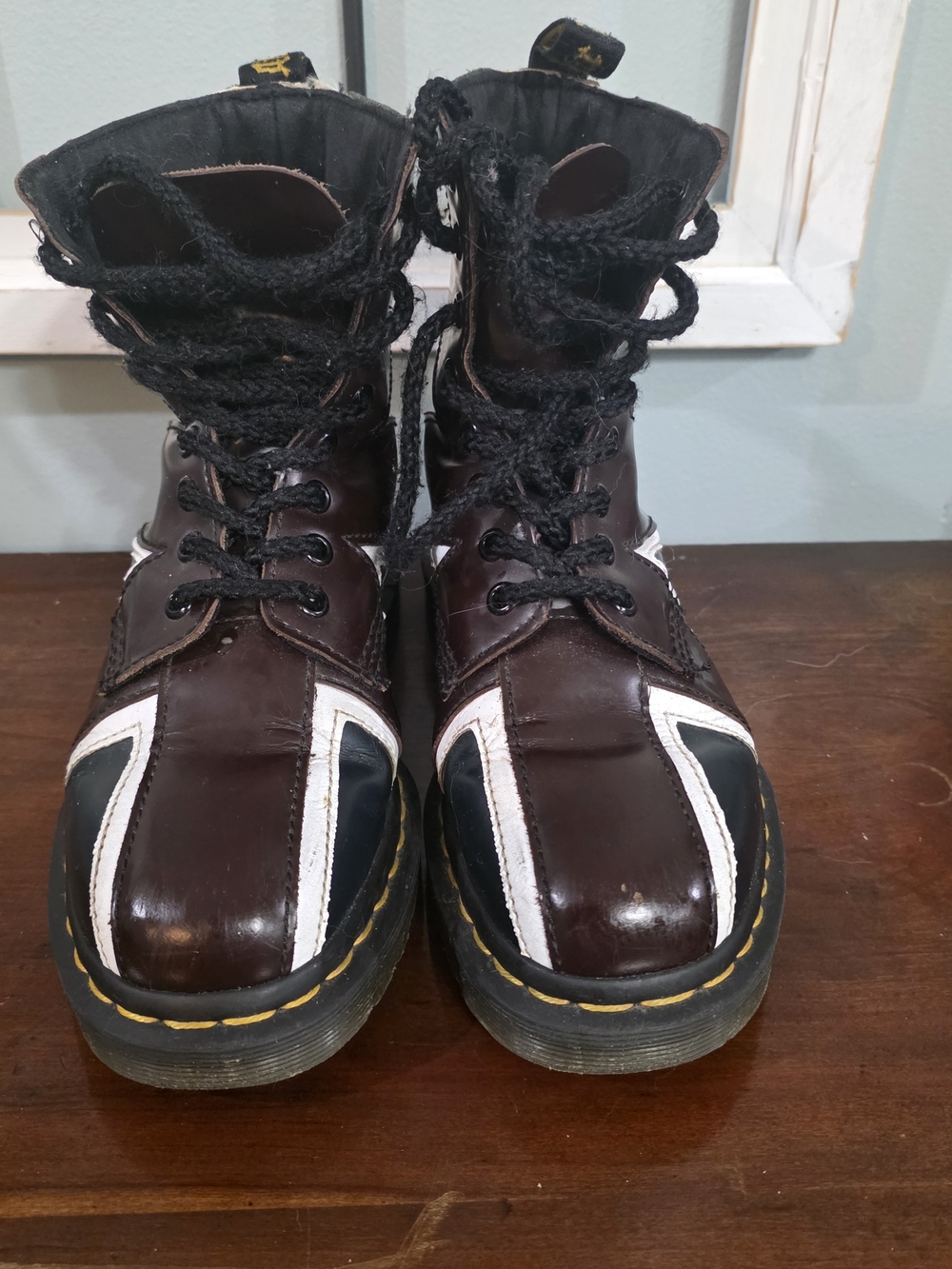 Dr. Martens Men's Brown & Black Leather Lace-Up Boots
